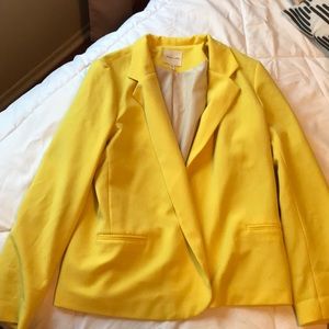 Yellow blazer